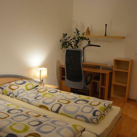 Apartman Zderadova Брно Экстерьер фото